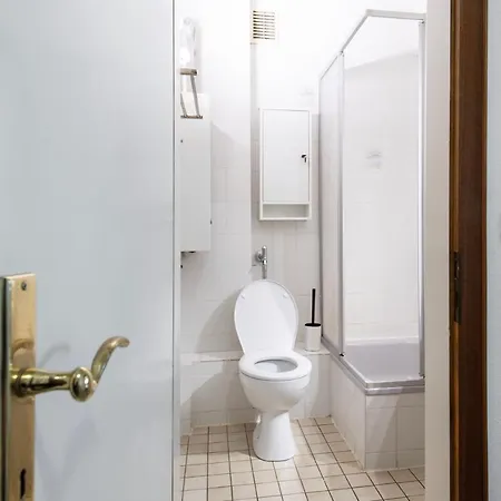 Center *